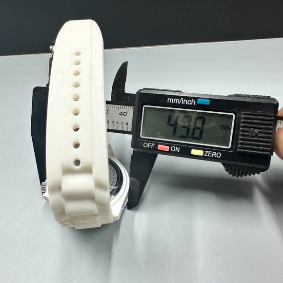 Ed Hardy Watch Women White Silver Floral Dial Silicone Band New Battery - Picture 13 of 16